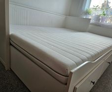 Double/single bed with storage