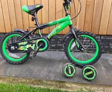 Kids 14-Inch Strike Bike with Stabilisers (Green/Black)