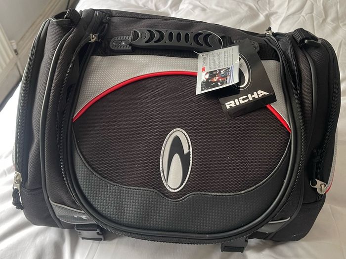 Richa Tail Bag