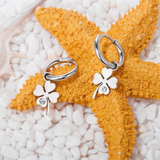 Women's jewelry; Clover-shaped earrings