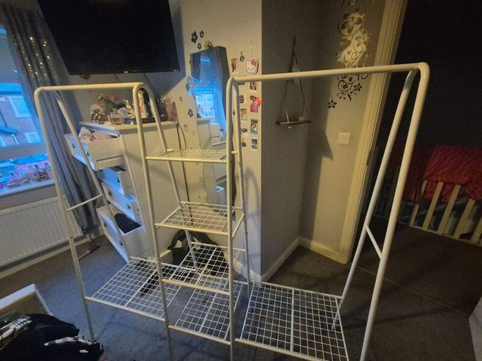 Smart clothes rail