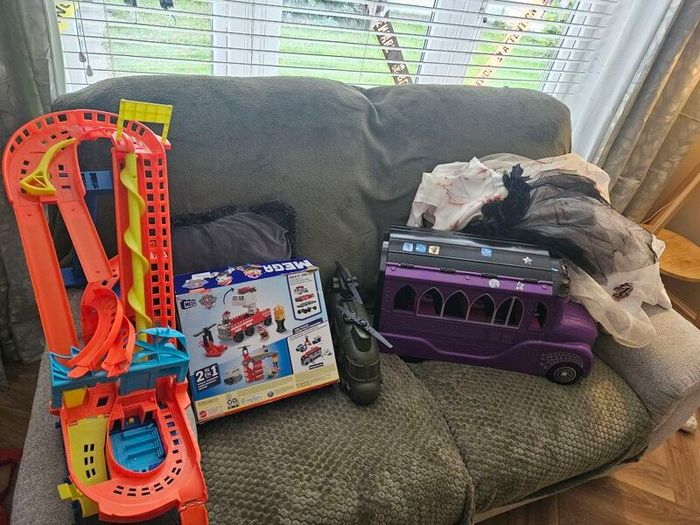 toys