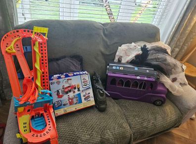 toys