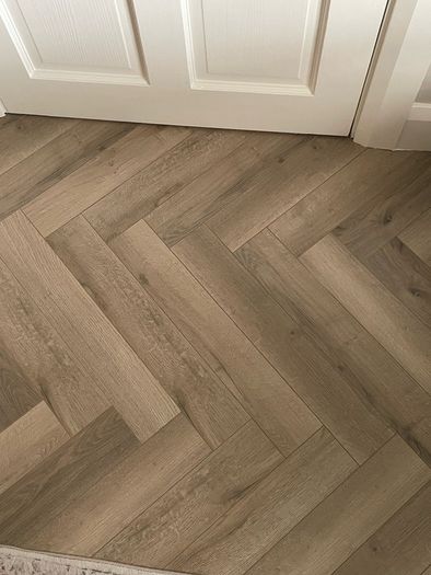 laminate herringbone flooring