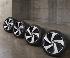 18" VW GTI Milton Keynes Alloys Clean