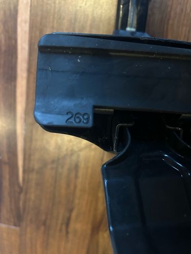Thule 127cm square roof bars x 2 with fittings