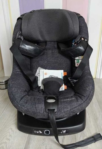 MaxiCosi AxissFix Air car seat
