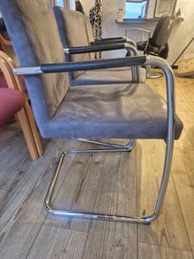5 Matching chairs