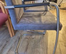 5 Matching chairs