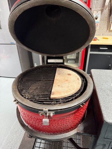 Kamado Joe ceramic bbq