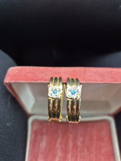 Vintage Earrings with small Flowers