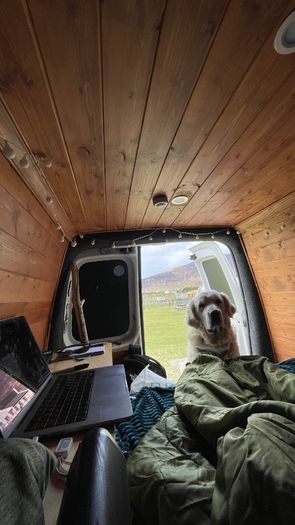 Cosy Volkswagen Caddy Maxi Camper