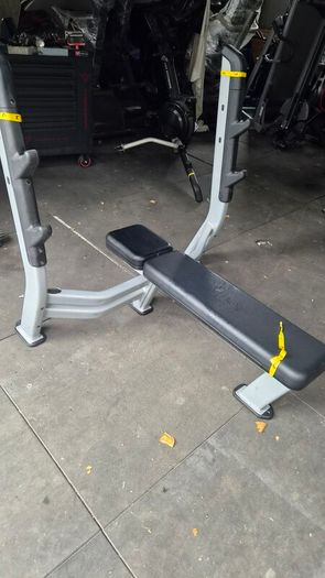 Nautilus Gym Benchs Like New Full Gym Set