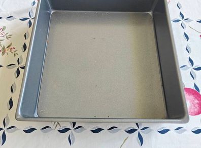 cake tin