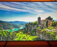 Samsung 50inch  QLED Excellent Condition  4K HDR Smart TV