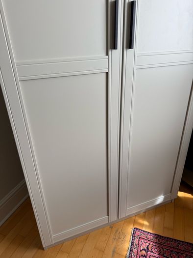 Standing wardrobe/closet