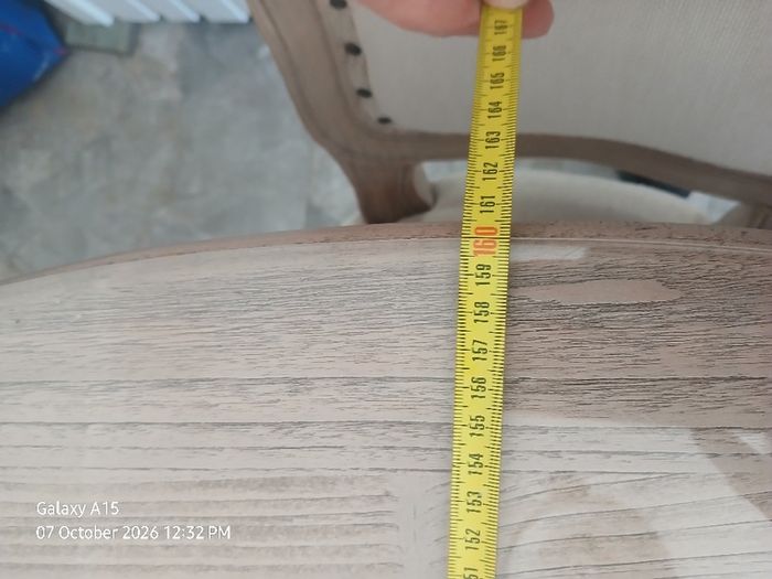 round kitchen table