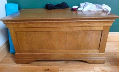 Wooden oak blanket box