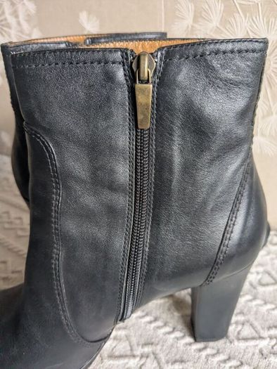 Hobbs heels size 7/5(41)