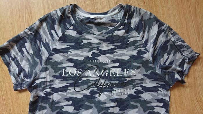 Summer T-shirts   Size M