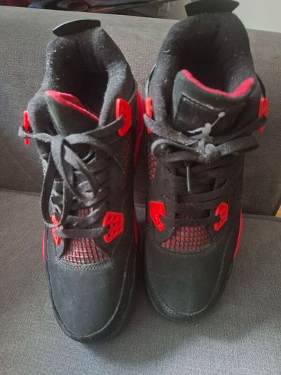 Nike Jordan/Colour: Black/Red..Size: 8.5 UK..43 EU
