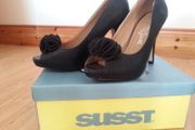Peeptoe Ruffle Heels Size 4