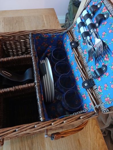 Picnic basket