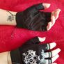 2 pairs of gloves Image 3