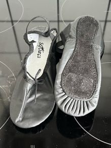 Irish dancing shoes size 3