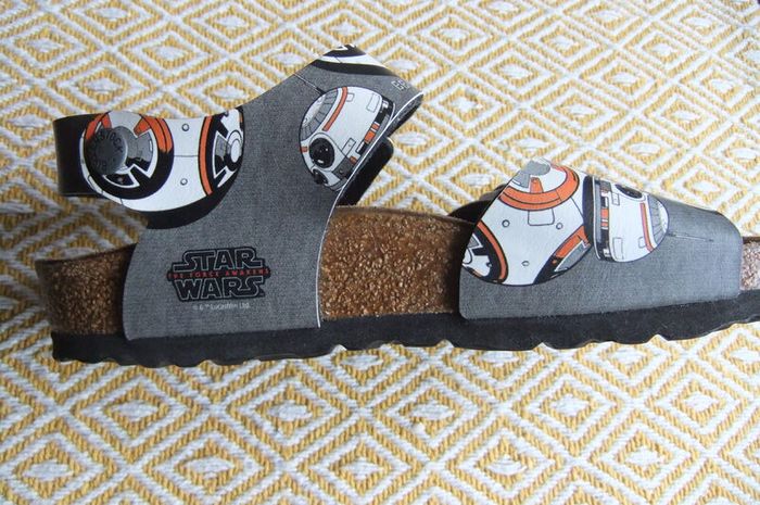 Birkenstock Unisex Star Wars Sandals Size 35
