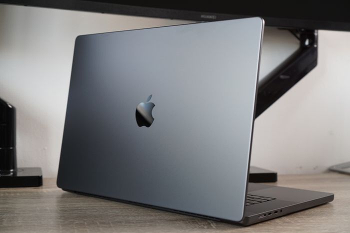 MacBook Pro 16" 2023 M3 Pro | 18GB | 512GB | 100% Battery