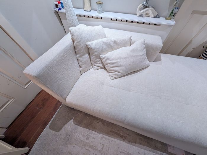 Beautiful chaise longue/ couch for sale