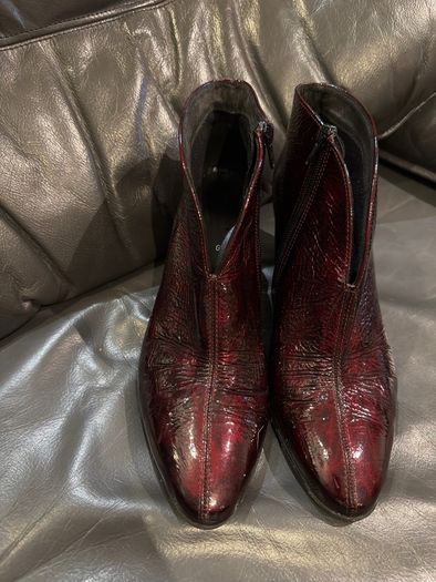 Ara - V-cut Heeled Ankle Burgundy