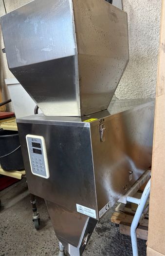 Powder & Grain Weighing / Filling Machine