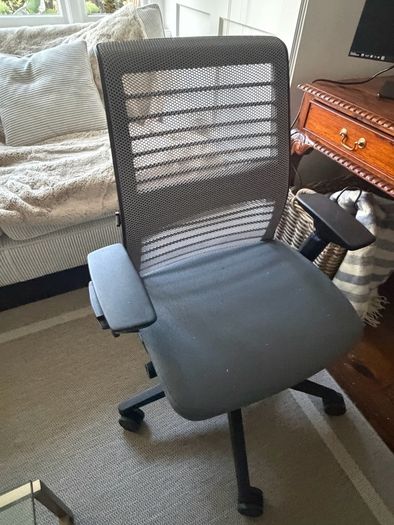 Ergonomic swivel Office chair