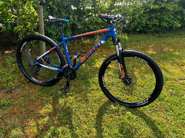 Giant Atx Mountain Bike ( Fully-serviced )