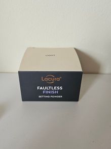 Setting powder  Faultless finish  Lacura