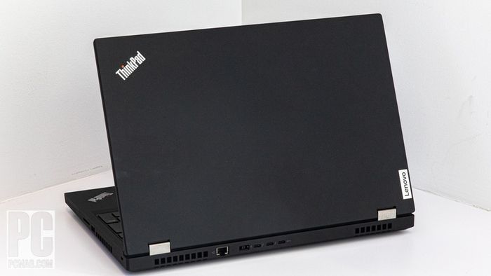 Lenovo ThinkPad P15 Gen 2 Mobile Workstation (i7 8-Core Processor, 512GB SSD, 32GB Memory)