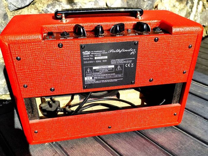 Vox Pathfinder 10 (Limited Edition Red) -