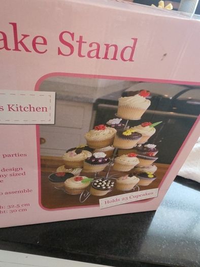 new cupcake stand
