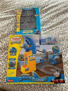 thomas and friends shark exhibit and track
