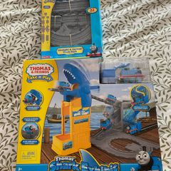 thomas and friends shark exhibit and track