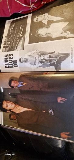 Two Rare Vintage Elvis Presley Magazines Elvis Remembered  & Memorial Edition !