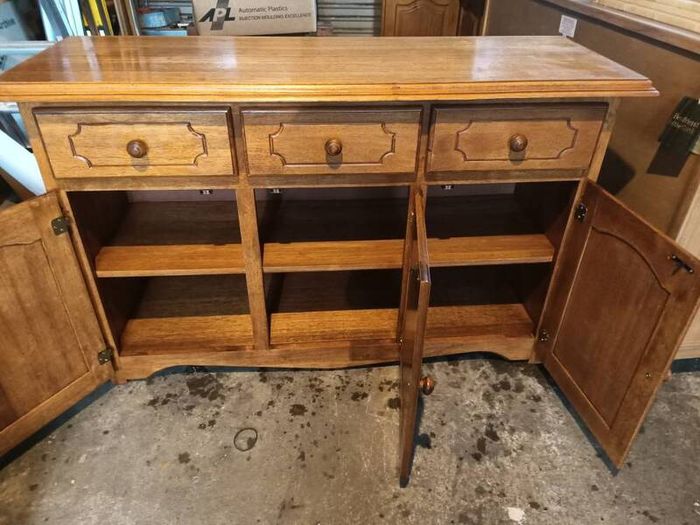 Sideboard