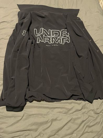 under armour jacket size S / M