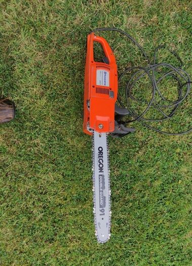 Husqvarna 321 electric chainsaw