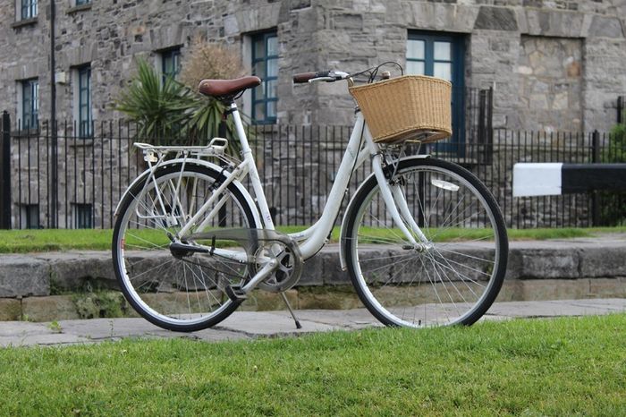 Ladies Bike Raleigh Caprice - 3 Speed Internal Gears Basket included