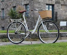Ladies Bike Raleigh Caprice - 3 Speed Internal Gears Basket included