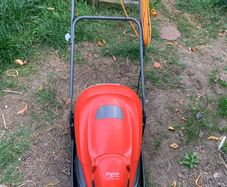 Electric 300V flymo lawnmower