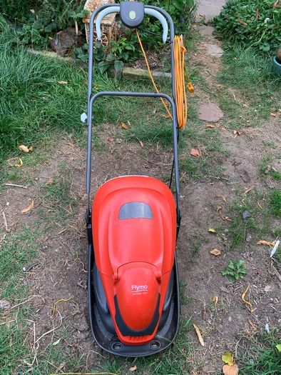 Electric 300V flymo lawnmower